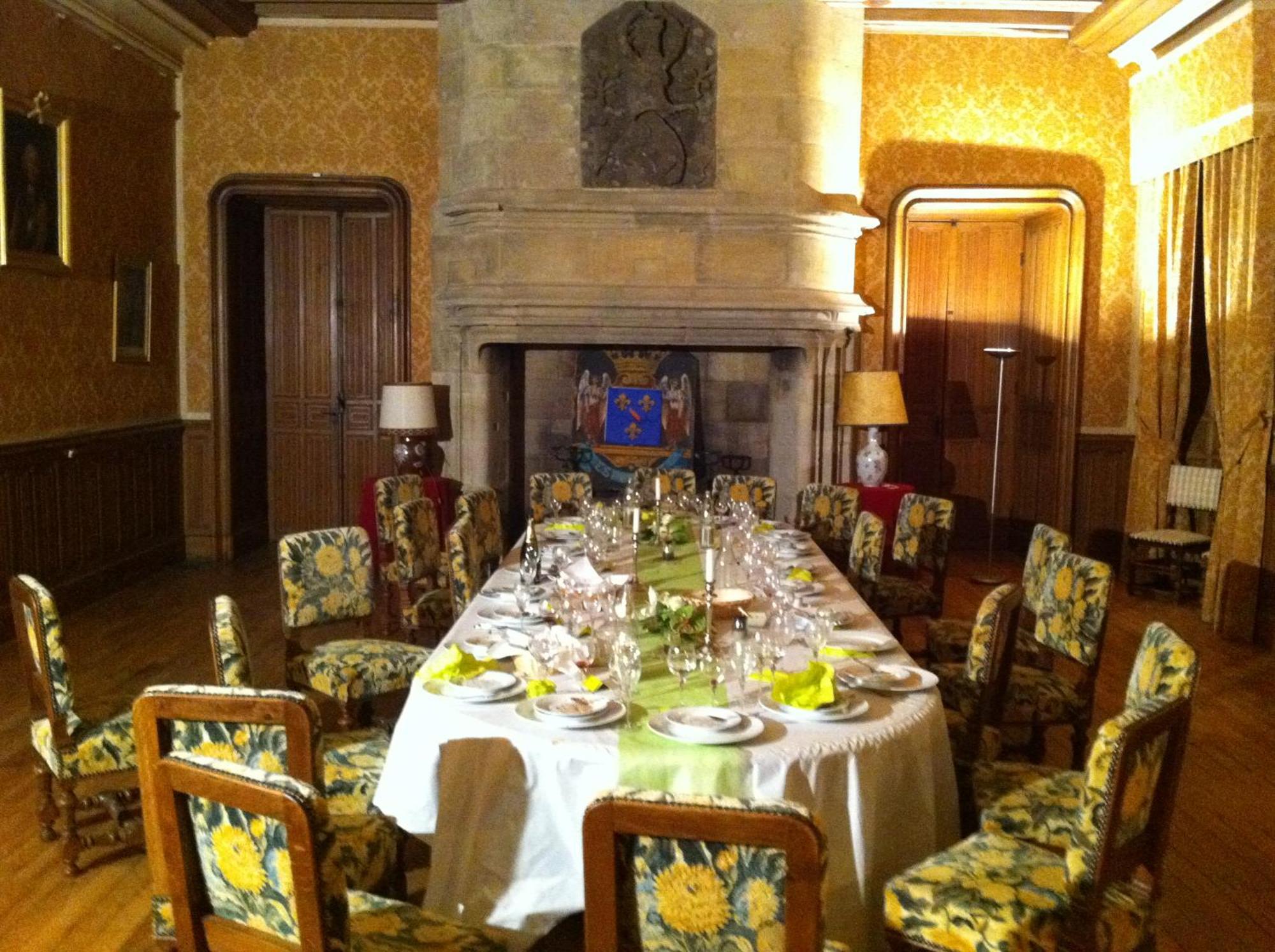 Chateau De Busset Luaran gambar