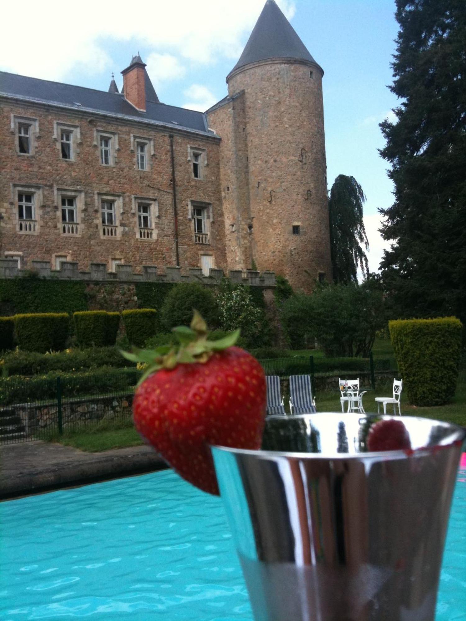 Chateau De Busset Luaran gambar
