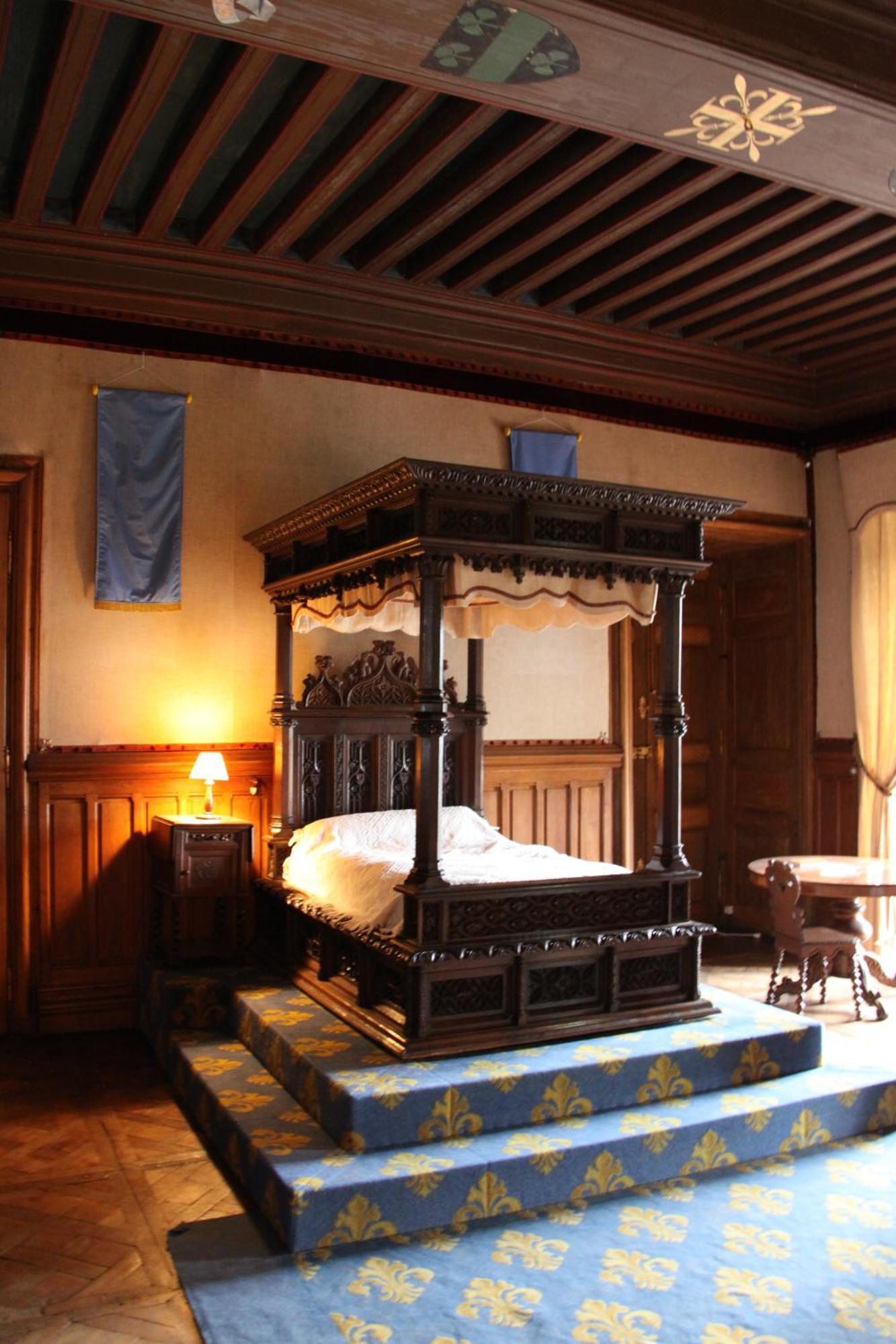 Chateau De Busset Luaran gambar