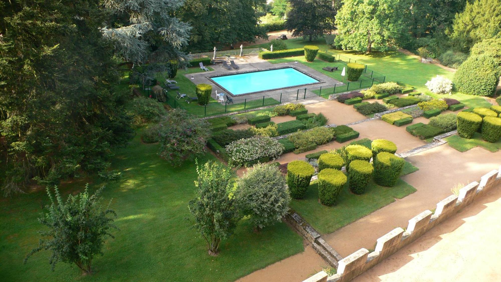 Chateau De Busset Luaran gambar